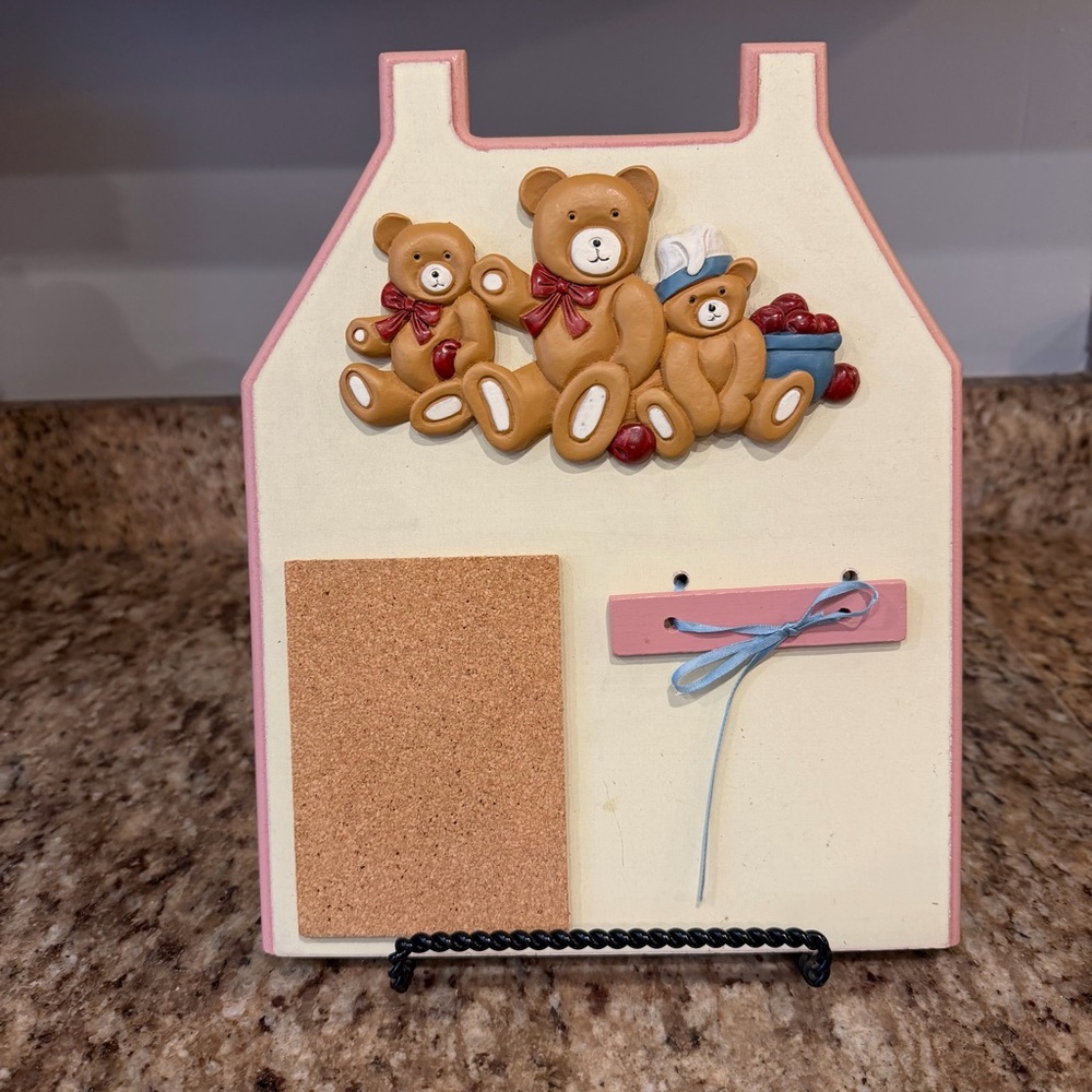 Vintage Wood Bears Cozy Cottagecore 90s Wall Decor Bulletin Board Apples Kitchen